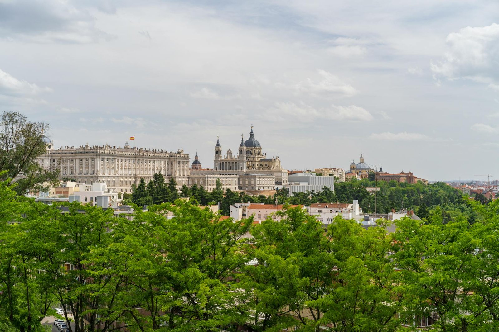Captivating view of Madrid with the Royal Palace and Cathedral as highlights.