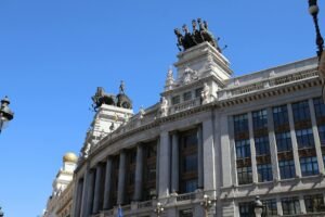 Inditex eleva dividendos tras beneficios récord: oportunidad Madrid